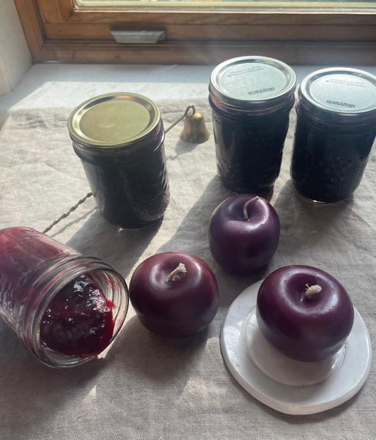 PLUM candle in pure beeswax - fruit candle, plum, beeswax, beeswax candle - purple