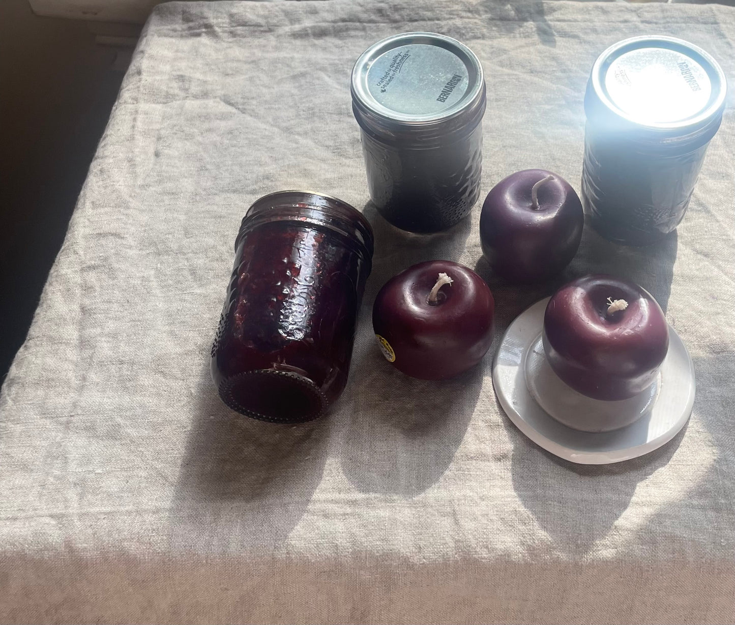 PLUM candle in pure beeswax - fruit candle, plum, beeswax, beeswax candle - purple