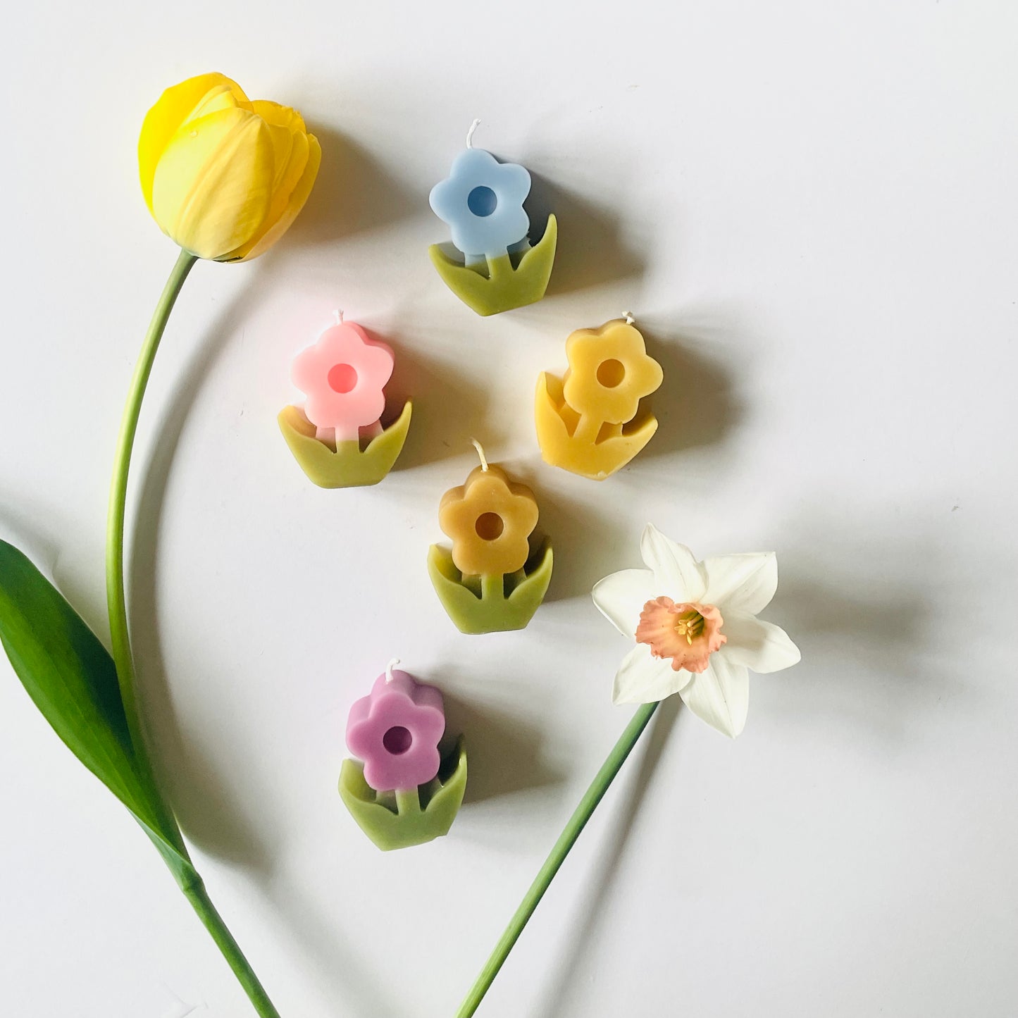 FLOWER beeswax candle / candle / spring / beeswax candle
