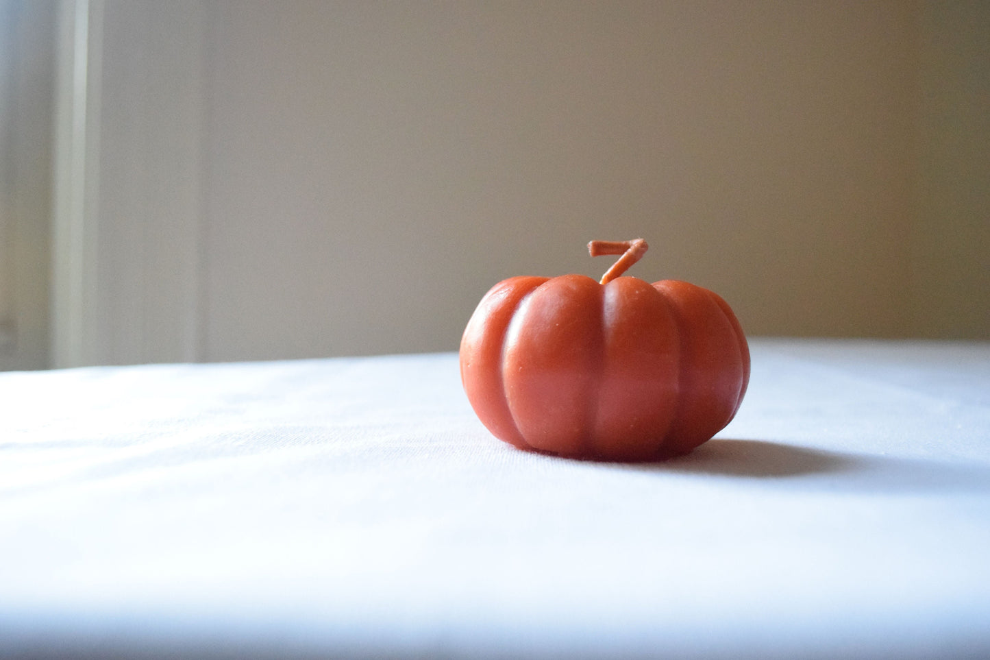 Pumpkin // Beeswax Candle PUMPKIN / Halloween, Candle, Beeswax, Orange, Autumn, Thanksgiving