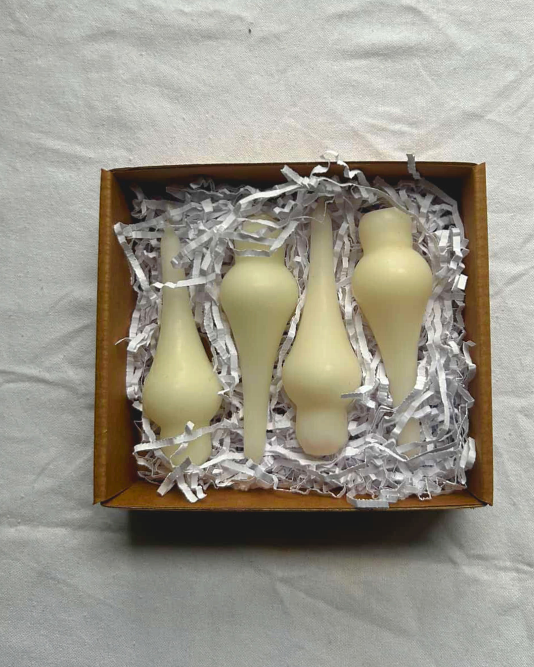 Midcentury Modern Tapers - Pure 100% beeswax - BOX of 4 // Tapers, MCM, Vintage Style