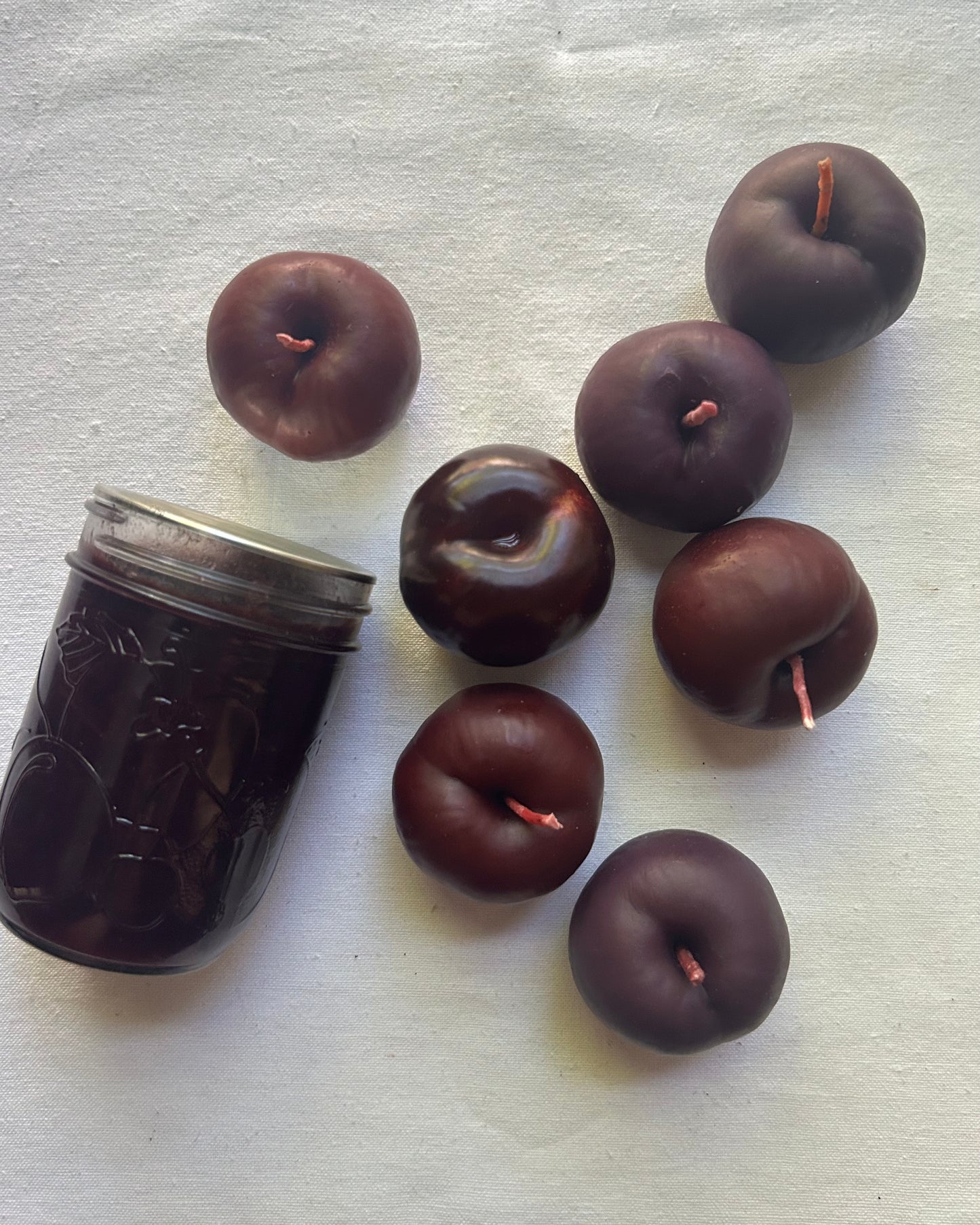 PLUM candle in pure beeswax - fruit candle, plum, beeswax, beeswax candle - purple
