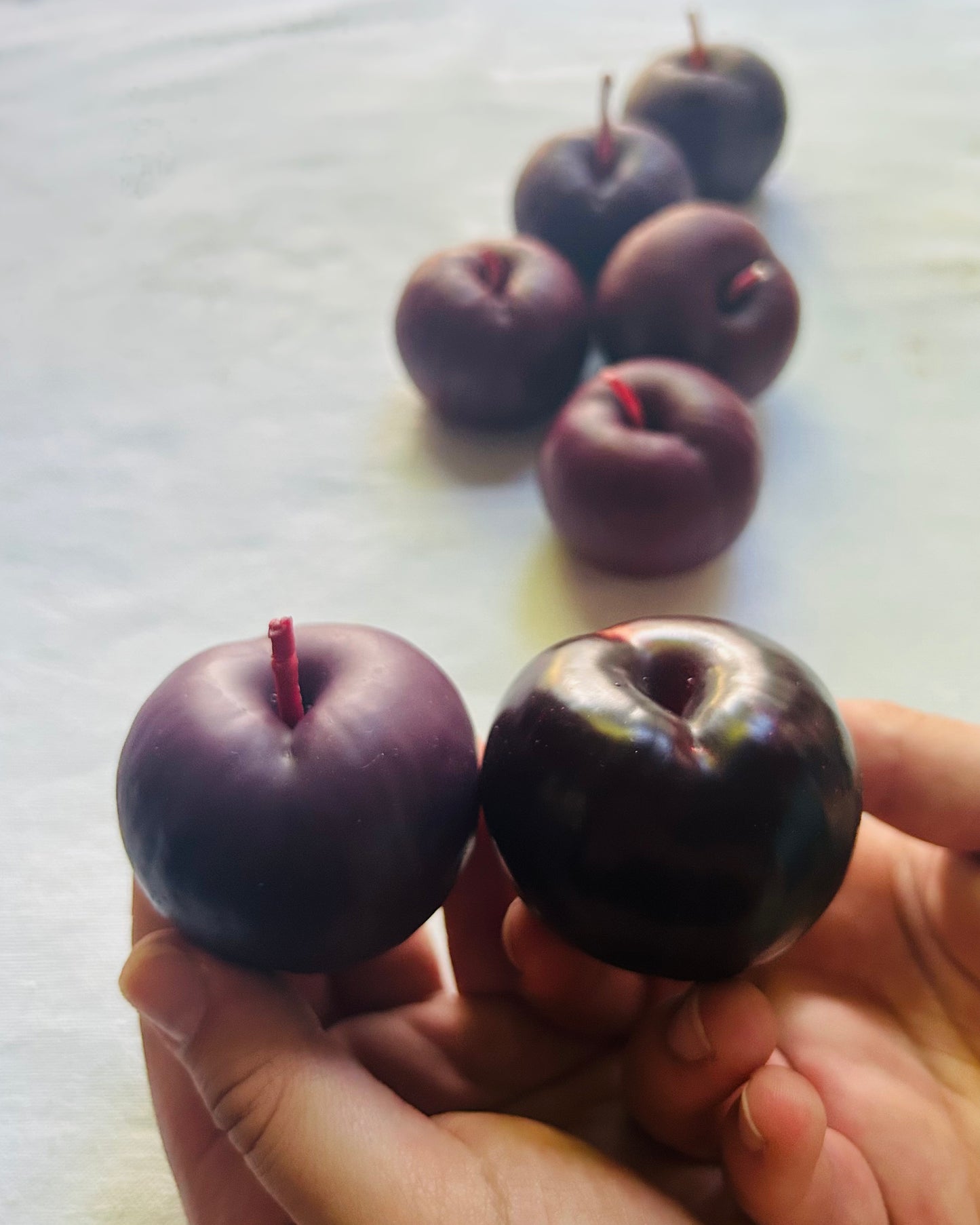 PLUM candle in pure beeswax - fruit candle, plum, beeswax, beeswax candle - purple