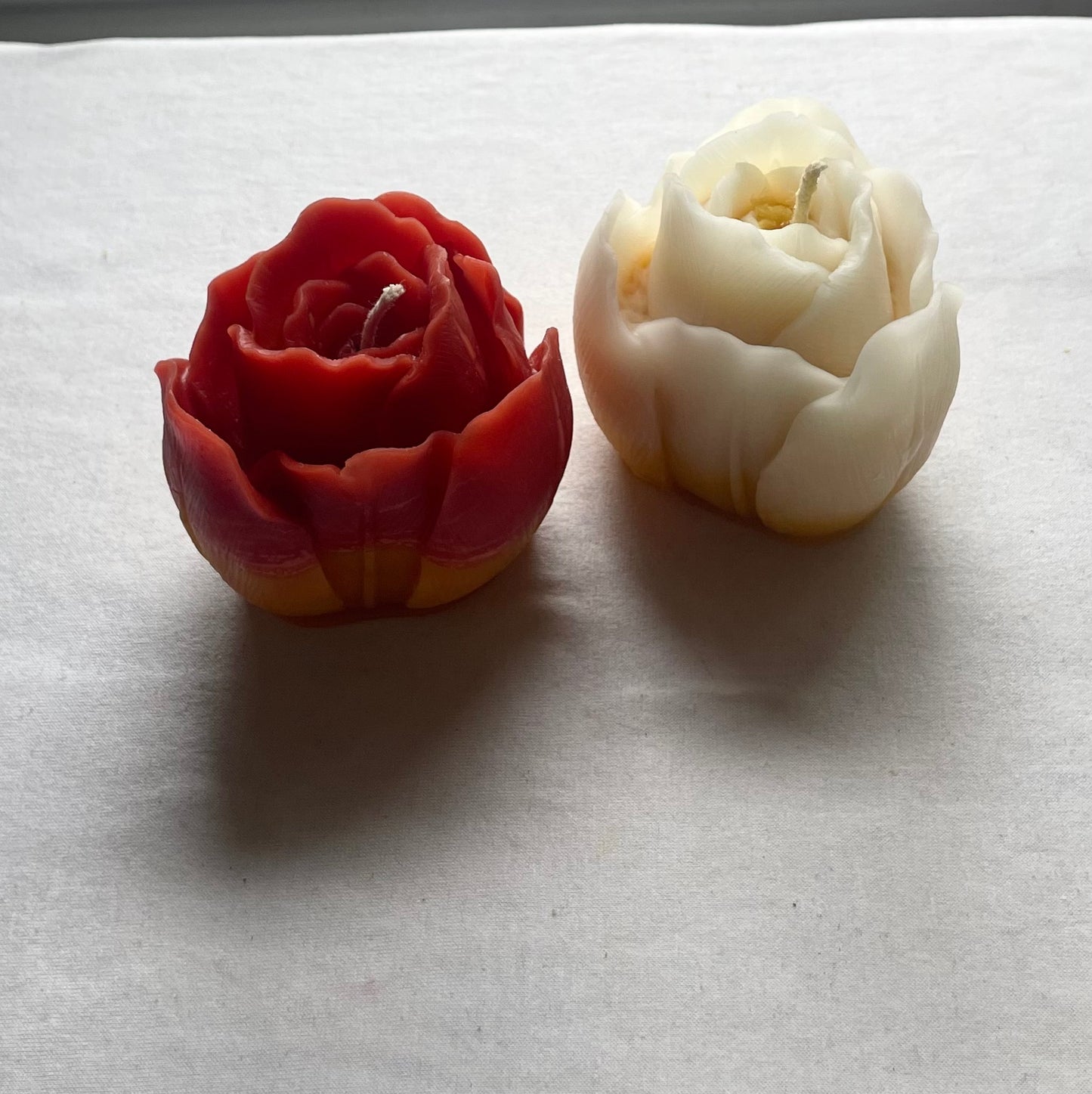 Frilly Tulip Candle in Pure Beeswax - Petals, Tulip, Flower Candle, Beeswax, Candle, Botanical, Handcrafted