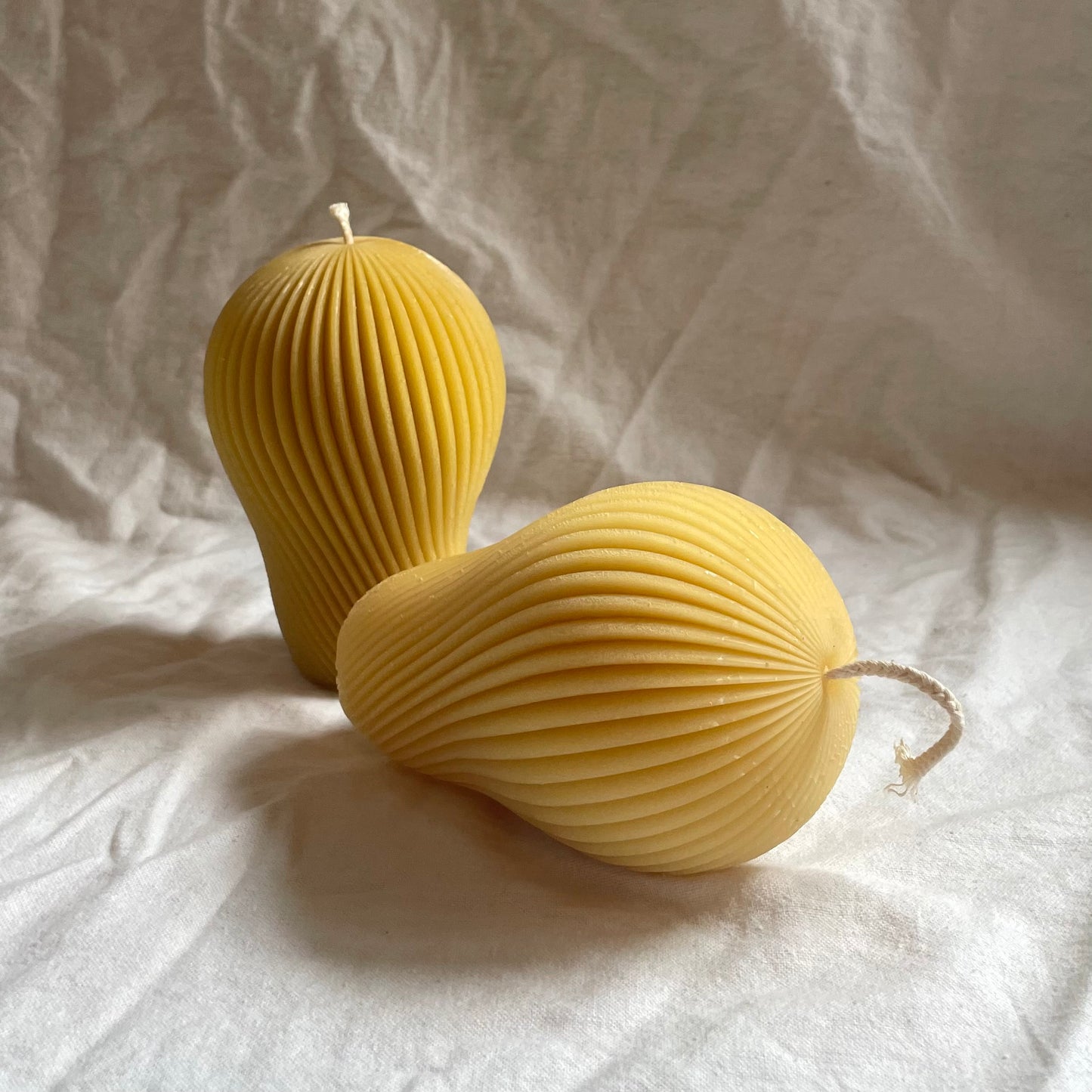 Spiral Swirl Pillar in Pure Beeswax // Fluted Pillar Candle  / Beeswax Candle