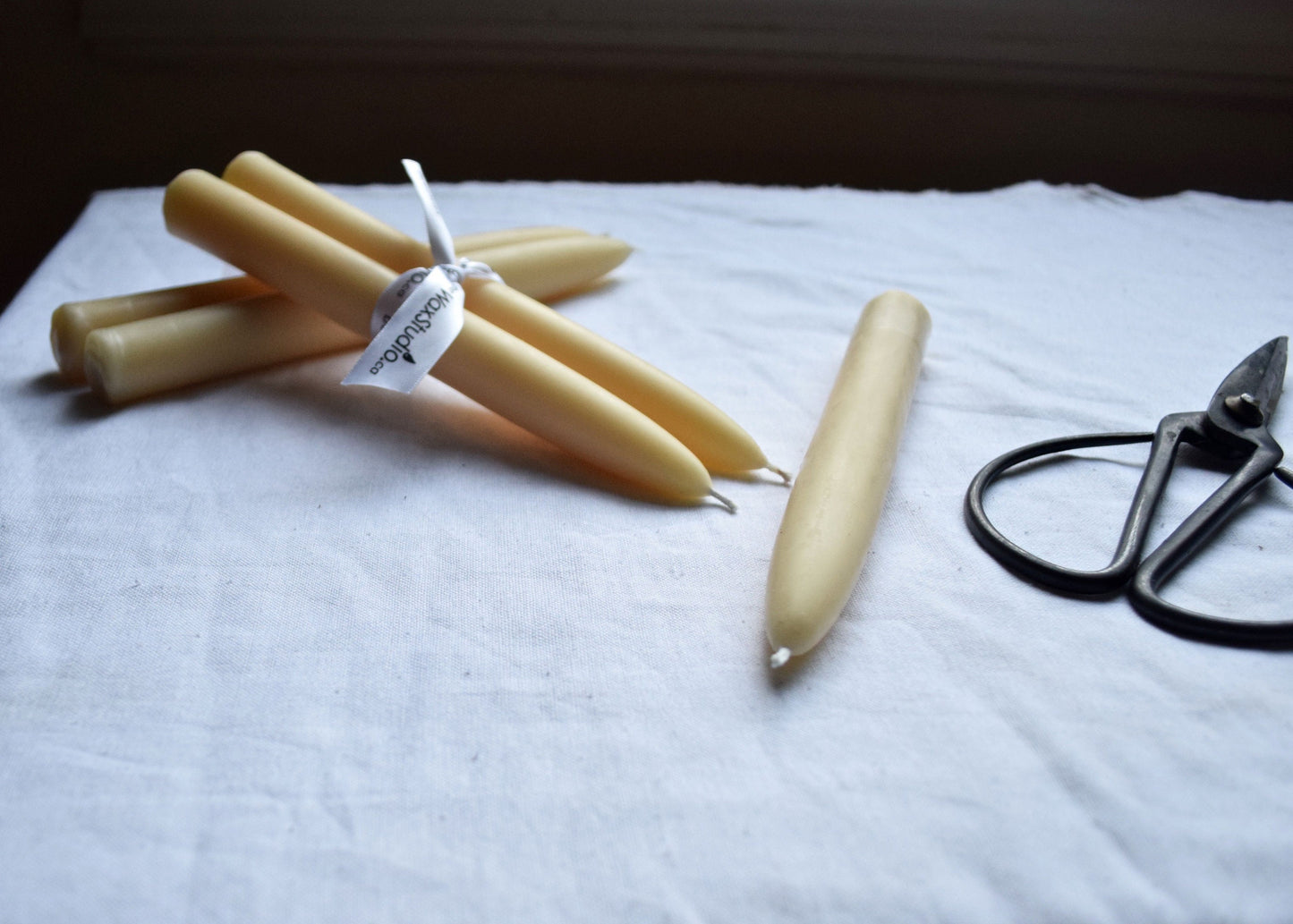 Cream Beeswax Tapers 8" PAIR of 2 / Ivory, Beeswax, Tapers, Candles, Taper Candles, Beeswax Candles